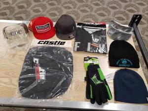 lot 182 image: Lot of gloves,  hats, 3XL Patrol Jersey, 2 visors  and a Castle Helmet Bag