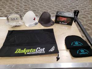 lot 184 image: Lot   hats, LS2 Goggles, Dakota Cat Bag