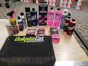 lot 196 image: Cleaning Supplies for ATVUTV Dirt Bike ect...