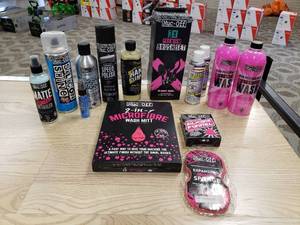 lot 197 image: Cleaning Supplies for ATVUTV Dirt Bike ect...