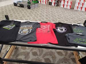 lot 201 image: Medium T-Shirts