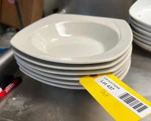 lot 437 image: Porcelain Bowls