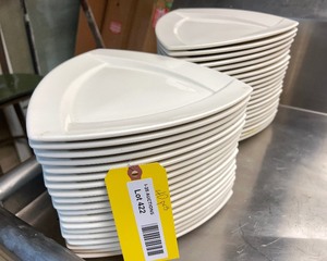 lot 422 image: Triangle China Plates