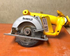 lot 454 image: Cordless Trim Saw - 5-38 inch