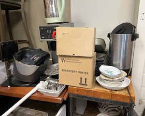 lot 443 image: Assorted Restaurant Supplies