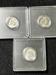 3 US SILVER ROOSEVELT DIMES BU IN CASE
