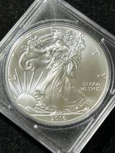 2016 AMERICAN SILVER EAGLE 1 TROY OZ .999 FINE SILVER IN CASE