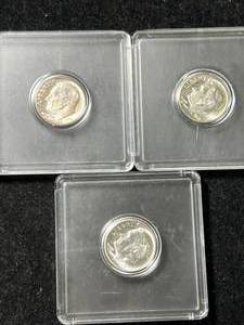 3 US SILVER ROOSEVELT DIMES BU IN CASE