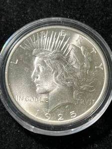 1925 US PEACE SILVER DOLLAR IN AIRTITE