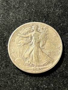 1945-D US WALKING LIBERTY HALF DOLLAR