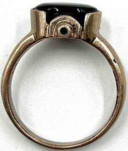 lot 16 image: Vintage Sterling Silver Ring with Black Onyx Stone