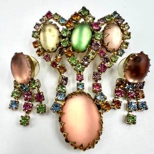 lot 25 image: Vintage Multi-Colored Glass Rhinestone Brooch and Earrings Set