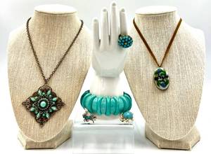 lot 31 image: Collection of Turquoise and Vintage Jewelry