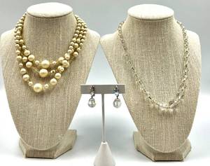 lot 39 image: Vintage Jewelry Set Two Beaded Necklaces and Pair of Lewis Segal Earrings