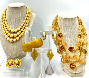 lot 48 image: Collection of Vintage Beaded Necklaces and Earrings
