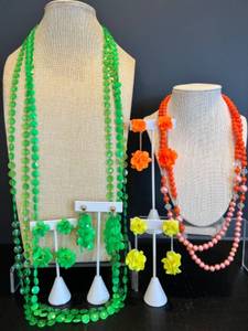 lot 67 image: Vintage Green Beaded Jewelry Collection with Earrings and Necklaces