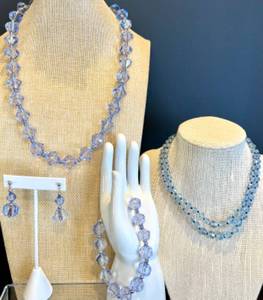 lot 75 image: Elegant Blue Glass Jewelry Set with Necklace, Bracelet, and Earrings
