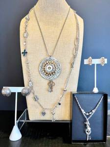 lot 76 image: Vintage Mixed Jewelry Set with Consumers Oklahoma Pendant and Cross Key