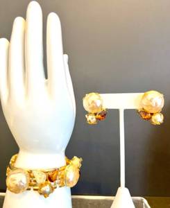 lot 85 image: Vintage Chunky Bracelet and Earring Set with Faux Pearls and Amber Rhinestones