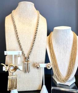 lot 94 image: Elegant Gold-Tone Statement Jewelry Set with Necklace, Earrings, and Brooch