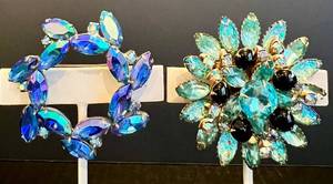 lot 109 image: Set of 2 Vintage Glass Rhinestone Brooches with Aqua and Blue Stones