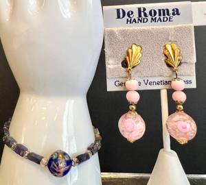 lot 122 image: De Roma Hand Made Venetian Glass Earrings and Bracelet Set