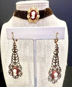 lot 132 image: Cameo Choker and Filigree Dangle Earrings Set