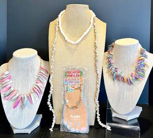 lot 157 image: Set of 5 Shell Jewelry Pieces Including Necklaces and Anklet