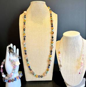 lot 174 image: Artisan Beaded Necklaces and 3 Bracelets Set