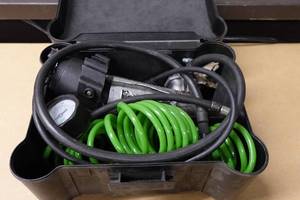 lot 185 image: Husky 120 Volt Inflator