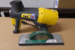 lot 186 image: Wagner Handheld Texture Sprayer with Rubber Float