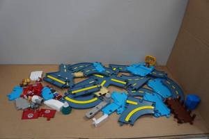 lot 112 image: Paw Patrol Track