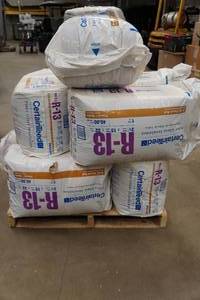 lot 20 image: 7 Rolls R-13 Insulation