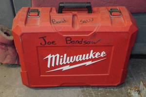 lot 24 image: Milwaukee Deep Cut Band Saw