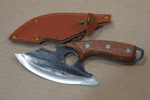 lot 35 image: Rolled Carbon Steel Finger Hole Hunting Knife
