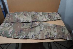 lot 209 image: Mens Military Pants -Medium