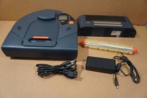 lot 213 image: Neato Robotics Vacuum Cleaner