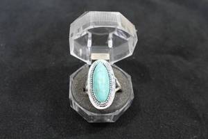 lot 42 image: Womens Silver Tone Oval Ring - Turquoise Stone