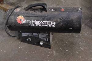 lot 50 image: Mr Heater 125-170,000 BTU Propane Torpedo Heater