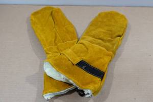 lot 117 image: Hand Armor Durable Suede Cowhide Snowmobile Mittens -XL