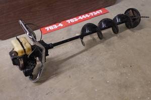 lot 153 image: Magnum 8 Gas Ice Auger