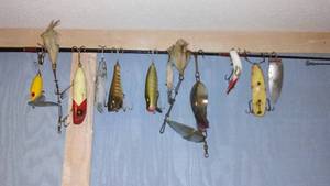 lot 510 image: Collection of Vintage Fishing Lures and Hooks