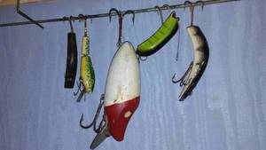 lot 517 image: Lot of 5 Vintage Fishing Lures
