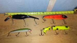 lot 524 image: Lot of 4 Vintage Fishing Lures Including The Famous Believer
