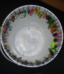 lot 544 image: Huge Lot of Fishing Lures (over 3 doz.)
