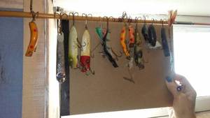 lot 556 image: Collection of 13 Vintage Fishing Lures with Hooks