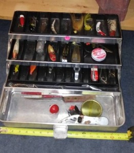 lot 564 image: Vintage UMCO 175 Fishing Tackle Box with Assorted Lures and Accessories