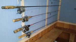 lot 585 image: Collection of Vintage Fishing Reels and Rods (4) - Great Lakes, Pflueger, Samson