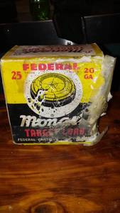 lot 590 image: Federal Monarch Target Load shells in 20 gauge.