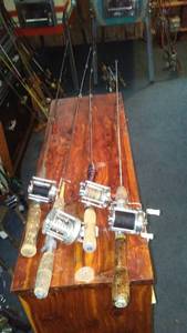 lot 621 image: Lot of 4 Vintage Fishing Reels with Rods